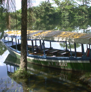 canoe in Africa